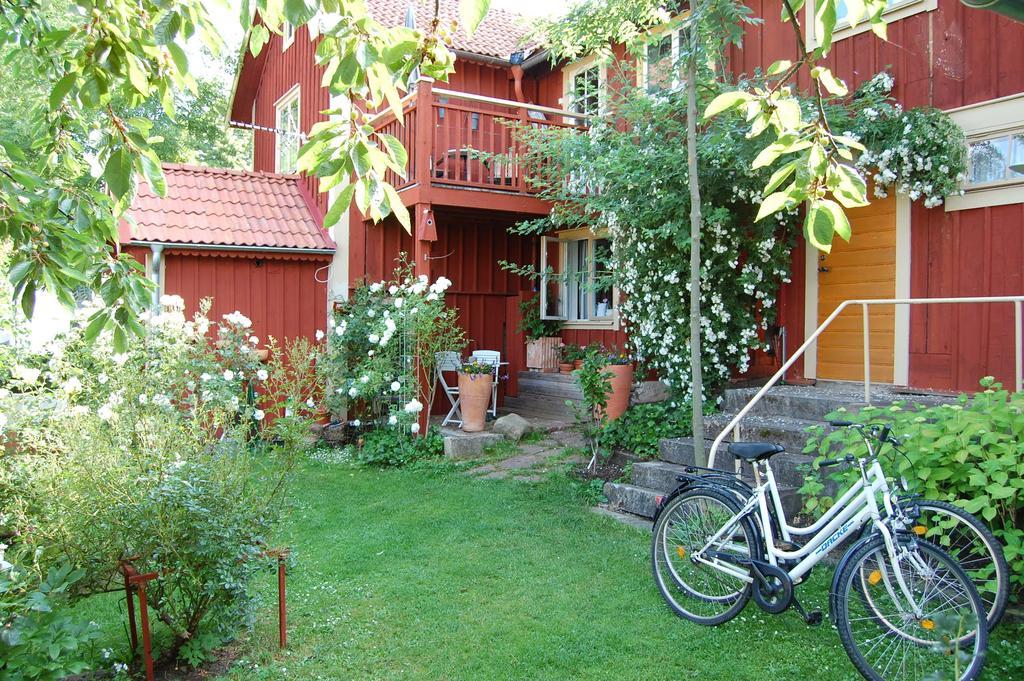 Kyrkstallet Apartment Granna Bagian luar foto